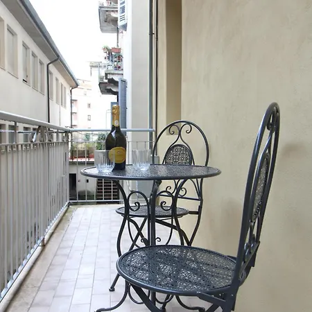 The House Of Painting Apartment Siena