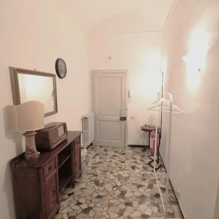 The House Of Painting Apartment